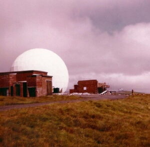 En İyi 10 Yapay Zeka Sanat Uygulaması 8 Air traffic control radar Lowther Hill geograph.org .uk 3261549.jpg